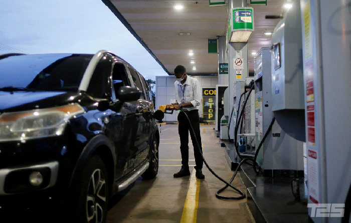 Reajuste anunciado pela Petrobras fará com que o litro da gasolina suba R$ 0,41, e, do diesel, R$ 0,78