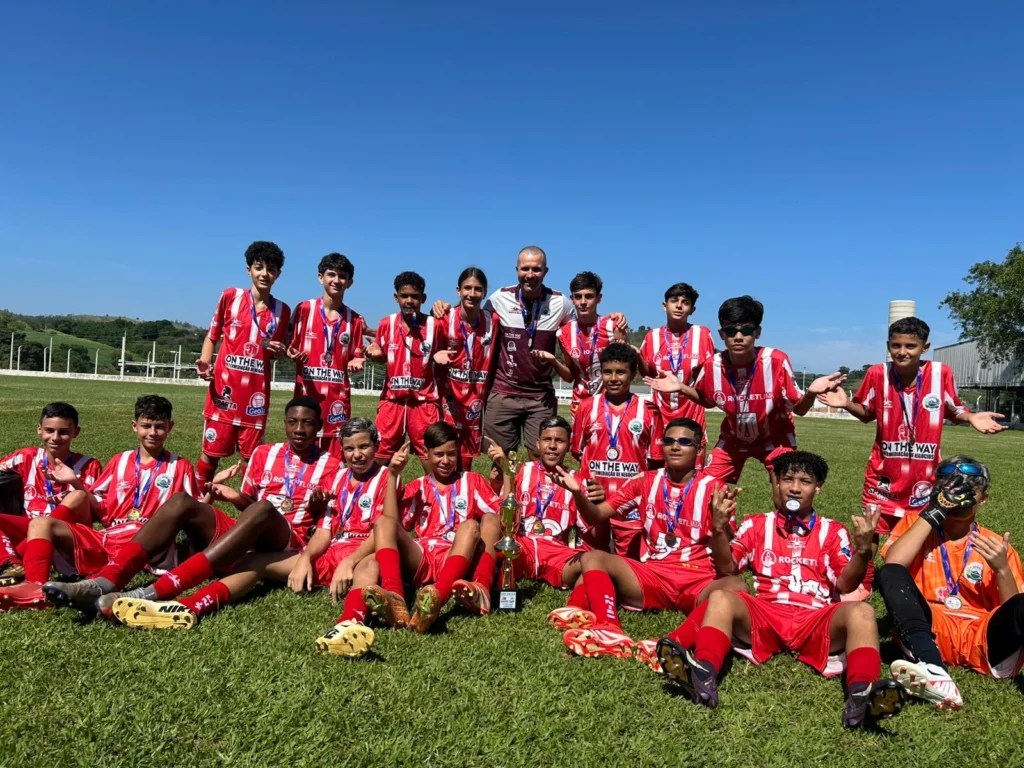 futebol-de-itapira-e-campeao-do-sub13-da-copa-adr-com-goleada-e-campanha-irretocavel