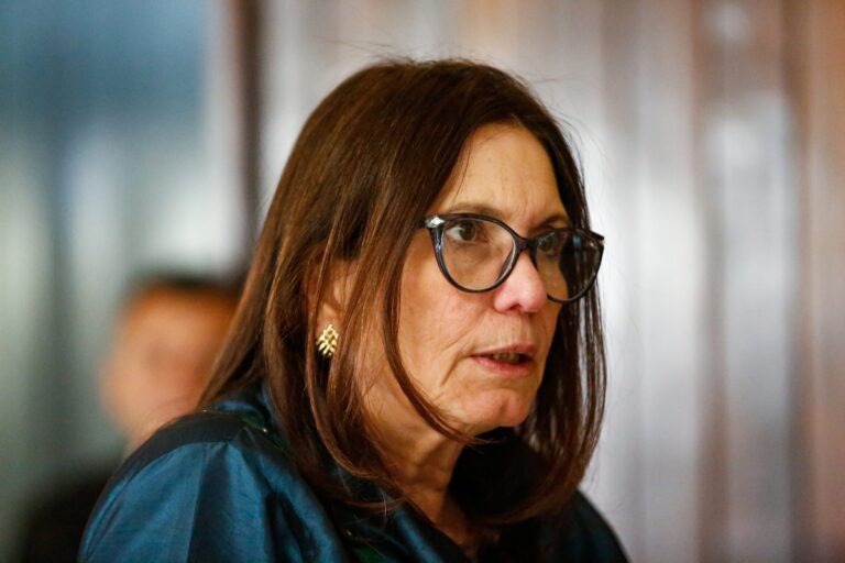 Depois de falar com médico, Bia Kicis diz que Bolsonaro está “muito melhor” apos-falar-com-medico,-bia-kicis-diz-que-bolsonaro-esta-“muito-melhor”